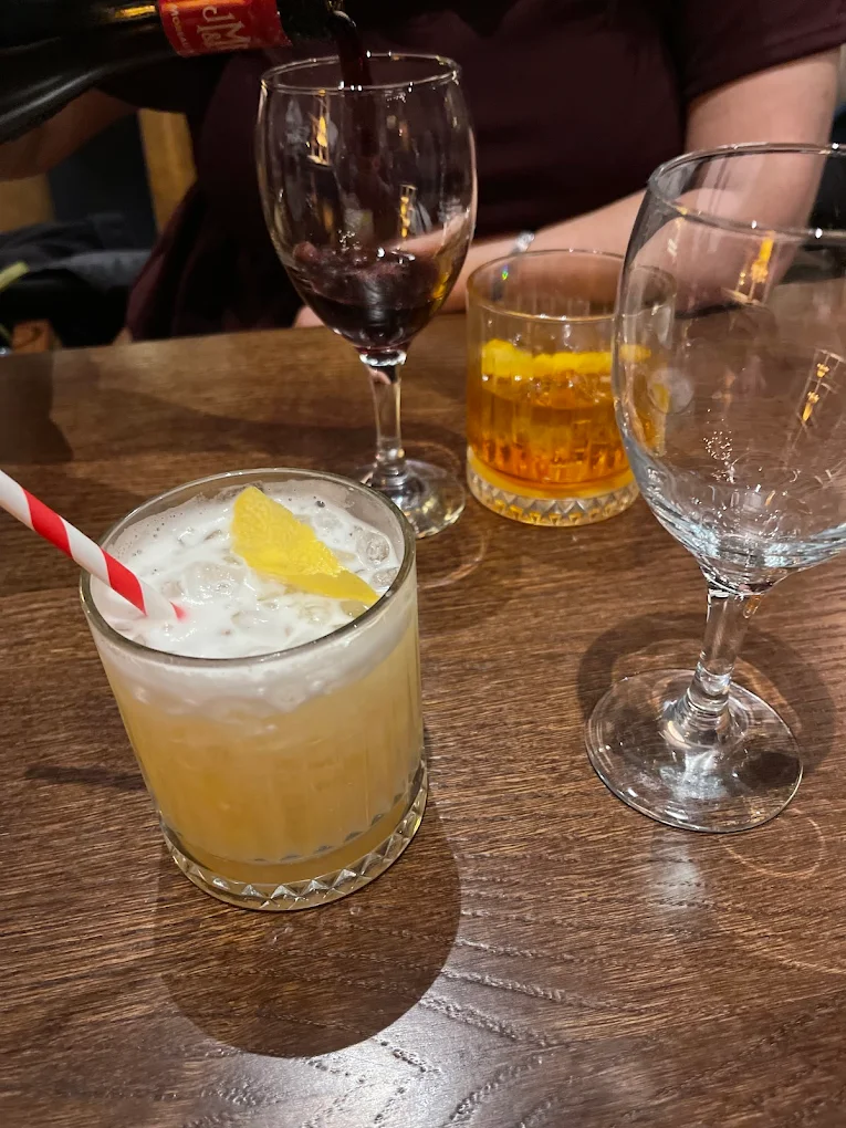 Coctails and wine